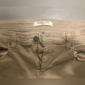 Men’s Fidelity Jimmy jeans khaki color